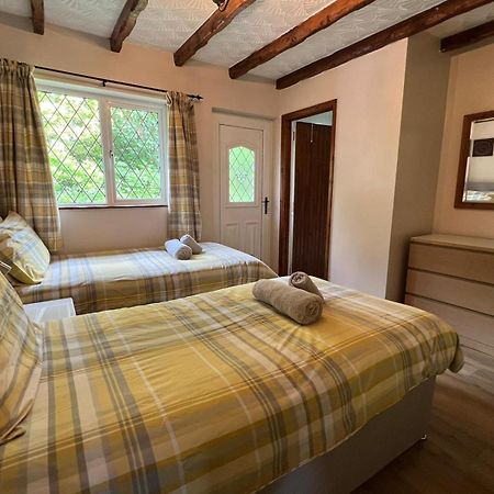 Cwmbach Guest House นีธ ภายนอก รูปภาพ