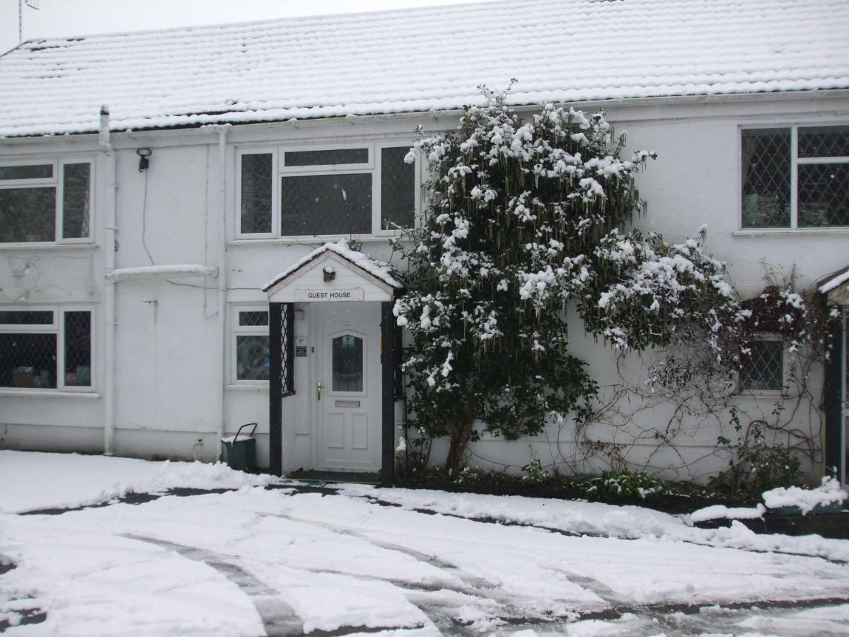 Cwmbach Guest House นีธ ภายนอก รูปภาพ