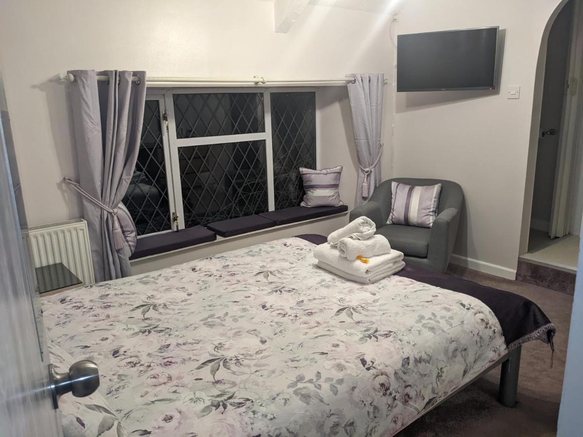 Cwmbach Guest House นีธ ภายนอก รูปภาพ