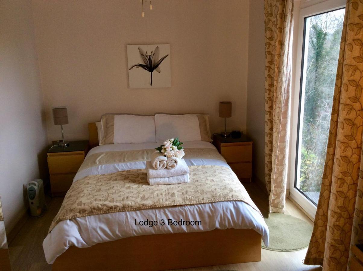 Cwmbach Guest House นีธ ภายนอก รูปภาพ